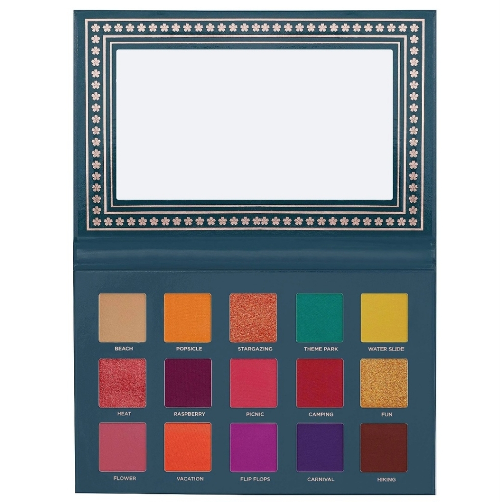 Ace Beaute Nostalgia Eyeshadow Palette